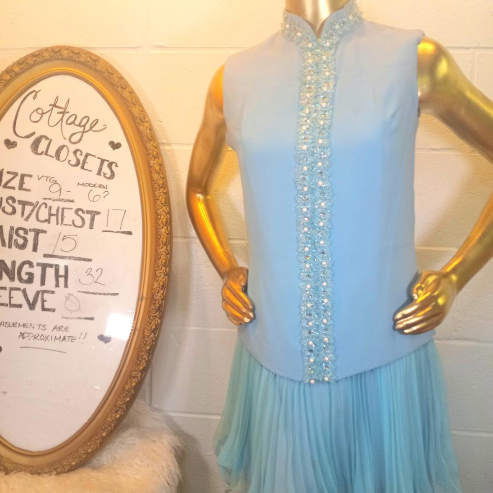 VTG 60s Flapper Style Dress V9 Modern 4?